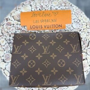 Louis Vuitton Toiletry 19 Monogram
